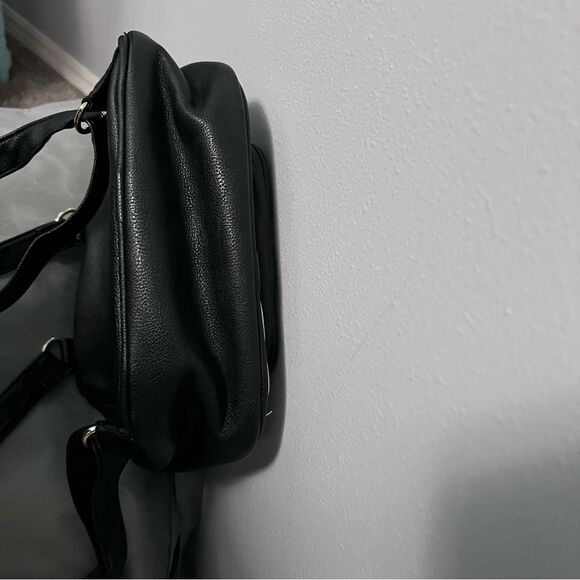 Betsey Johnson Black/White Quilted Mini Backpack NWOT! - Picture 9 of 9